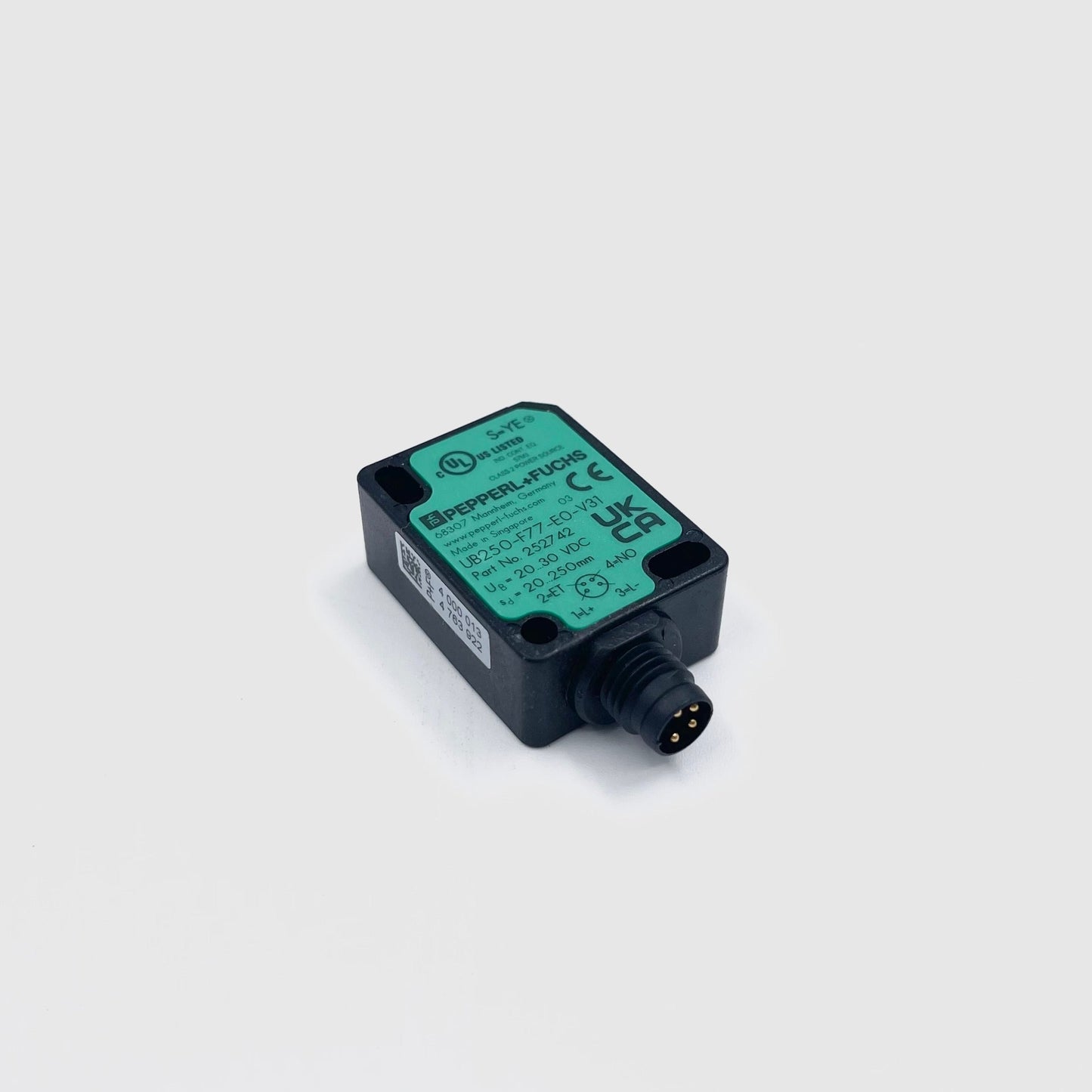 UB250-F77-E0-V31 / PF 252742 - Ultrasonic Direct Detection Sensor